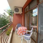Anita A15 Family Sunny Apartman *